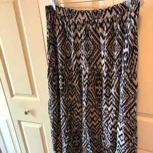 Black and grey maxi skirt - PERFECT for summer